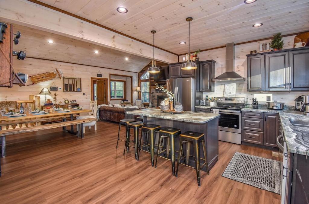 Nordic Mountain Modern Lodge - Family Friendly Luxury Cabin In Walden'S Ridge Сивиървил Екстериор снимка